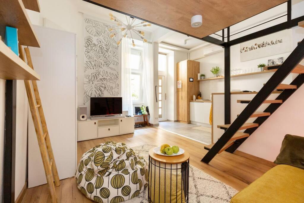 Stylish And Smart Apartment In The Center Budapest Exterior foto